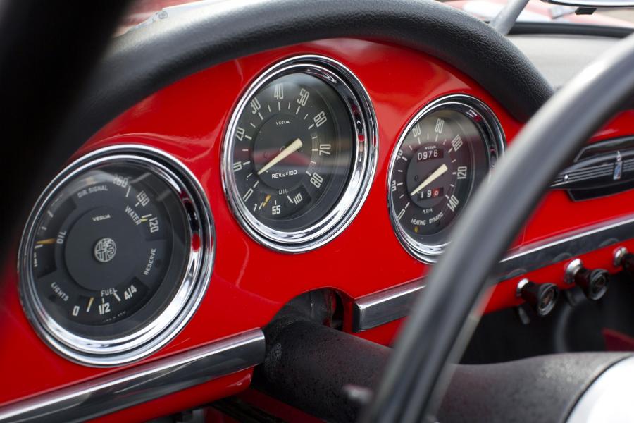 Панель приборов Alfa Romeo Giulia 1600 Spider (101) 1962 года  (фото 28 из 28)